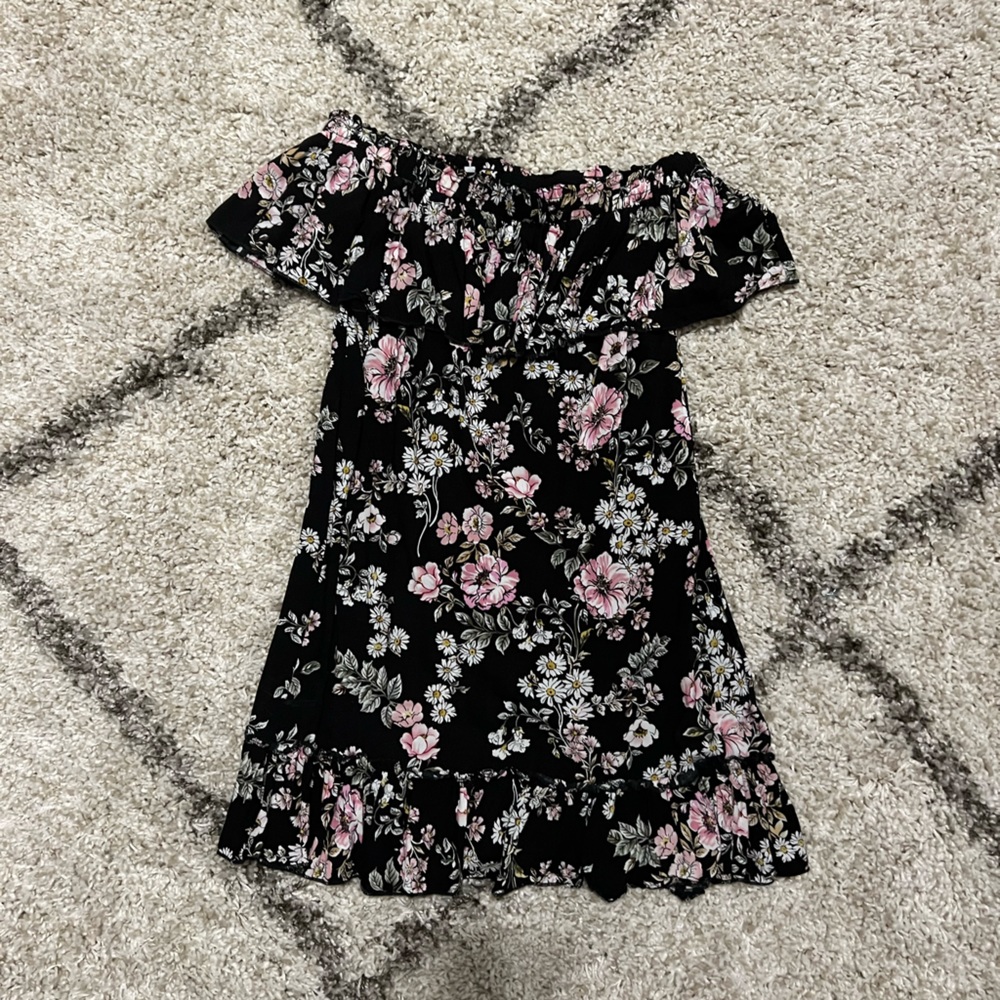 LF OFF SHOULDER BLACK FLORAL MINI DRESS WITH FLOWERS. SPRING & SUMMER PERFECT